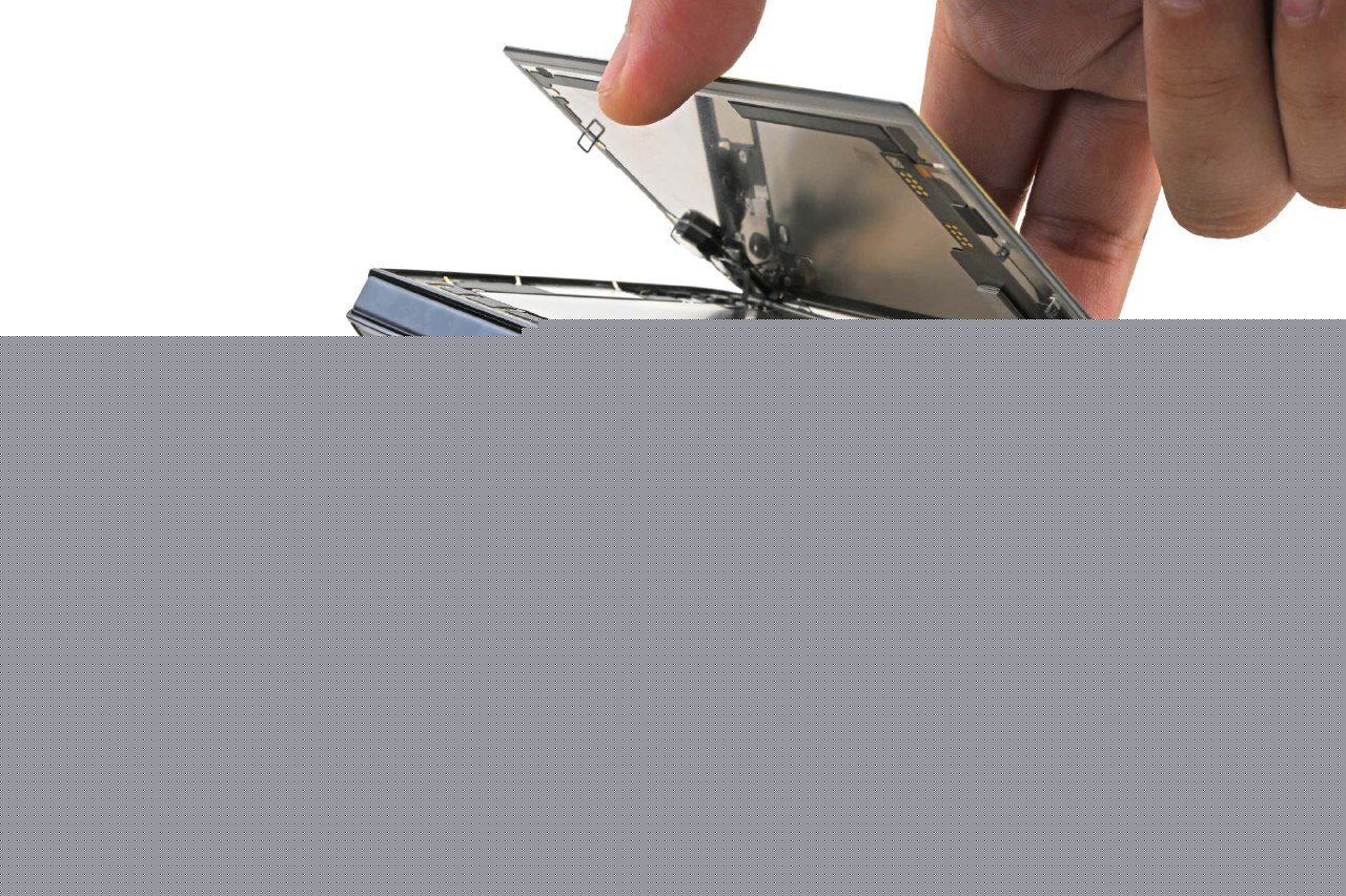 iFixit_拆解_iPhone_Duo:纳米纹理层靠散射遮盖折痕,推测屏幕开裂与铰链下沉不到位有关 图1 iFixit_拆解_iPhone_Duo:纳米纹理层靠散射遮盖折痕,推测屏幕开裂与铰链下沉不到位有关 图1